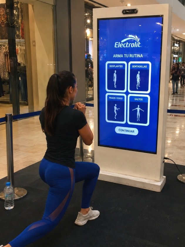 Activación interactiva con pantalla y marca